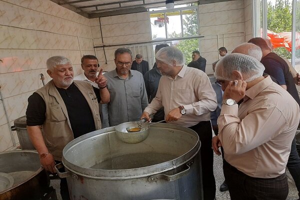 طرح اطعام حسینی از بخشهای پر برکت کمیته امداد است