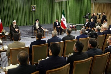 ڕێبەری ئێران: دەوڵەتی بەڕێز ڕەئیسی ، دەوڵەتی کار و هیوا و جووڵانەوە بوو