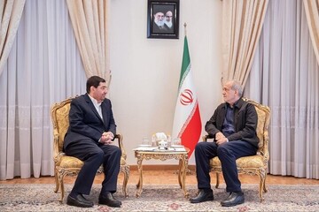 محمد مخبر يلتقي الرئيس الايراني المنتخب مسعود بزشكيان