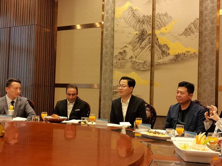 وفد إعلامي إيراني يلتقي المدير العام لمكتب العلاقات الخارجية في تشينغهاي وفد إعلامي إيراني يلتقي المدير العام لمكتب العلاقات الخارجية في تشينغهاي