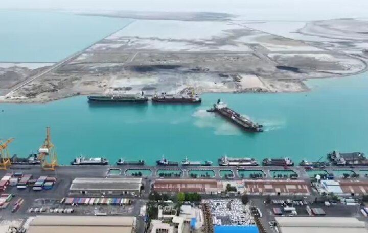 پای زیرساختهای بندری در بوشهر لنگ میزند؛ محدودیت ورود کشتیهای بزرگ