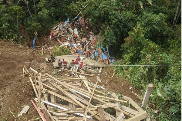 11 dead, 19 missing in Indonesia landslide