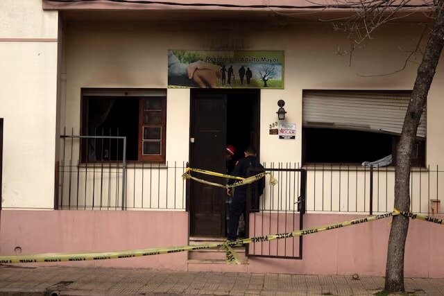 آتش‌سوزی در خانه سالمندان در اروگوئه/ دست کم ۱۰ نفر جان باختند