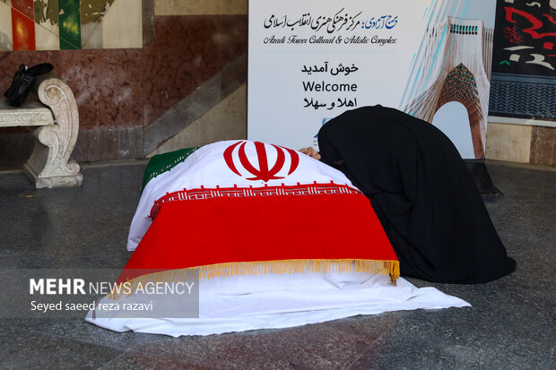 افتتاحیه «سوگواره هنر عاشورایی» افتتاحیه «سوگواره هنر عاشورایی»