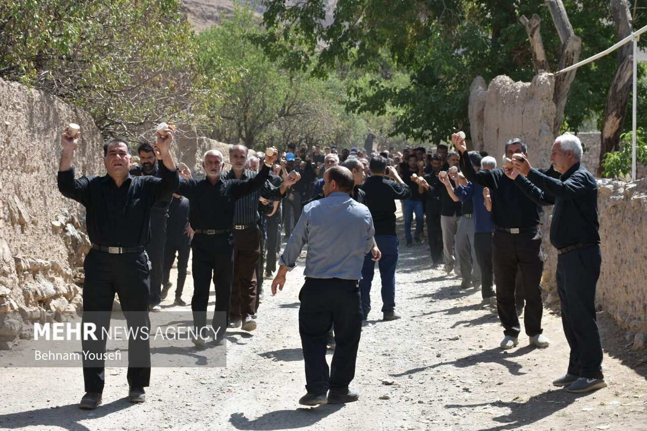 آیینهای عزاداری محرم در اردستان/مراسم شام غریبان خاص است