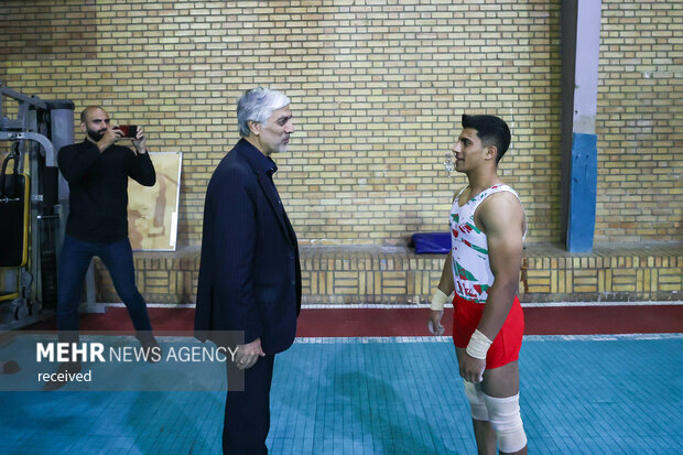 بازدید وزیر ورزش و جوانان از اردوی تنها ژیمناست ایرانی المپیک
