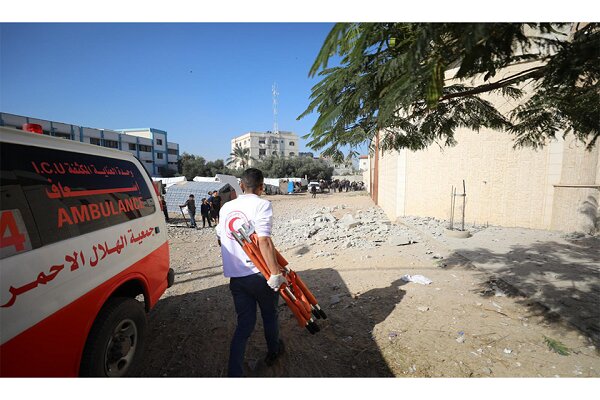 الهلال الأحمر الفلسطيني: نعجز عن الاستجابة لنداءات الاستغاثة في مدينة غزة لكثافة القصف