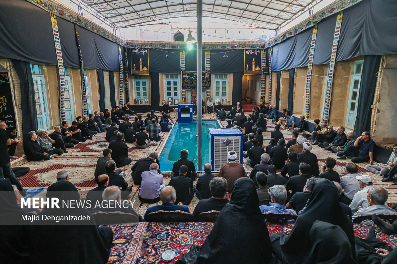 کویر تا کوهستان نصف جهان همه داغدار حسیناند