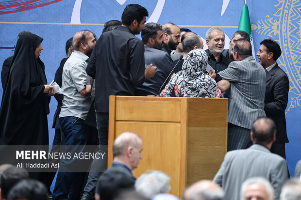 دیدار مردمی رئیس جمهور منتخب با اعضای ستادهای استان تهران