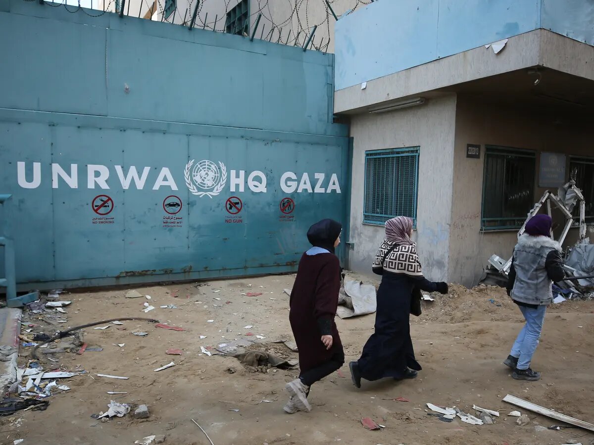 Israeli forces keep hitting UNRWA HQs in Gaza: Report