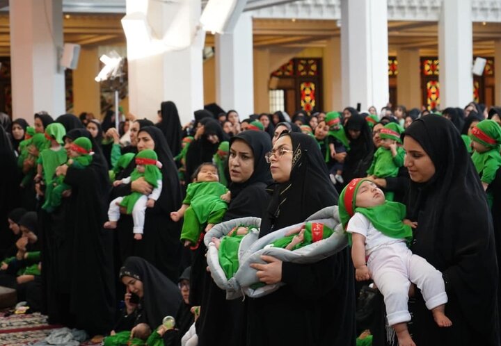 سوگواره بینالمللی «شیرخوارگان حسینی» در حرم شاهچراغ(ع) برگزار شد سوگواره بینالمللی «شیرخوارگان حسینی» در حرم شاهچراغ(ع) برگزار شد