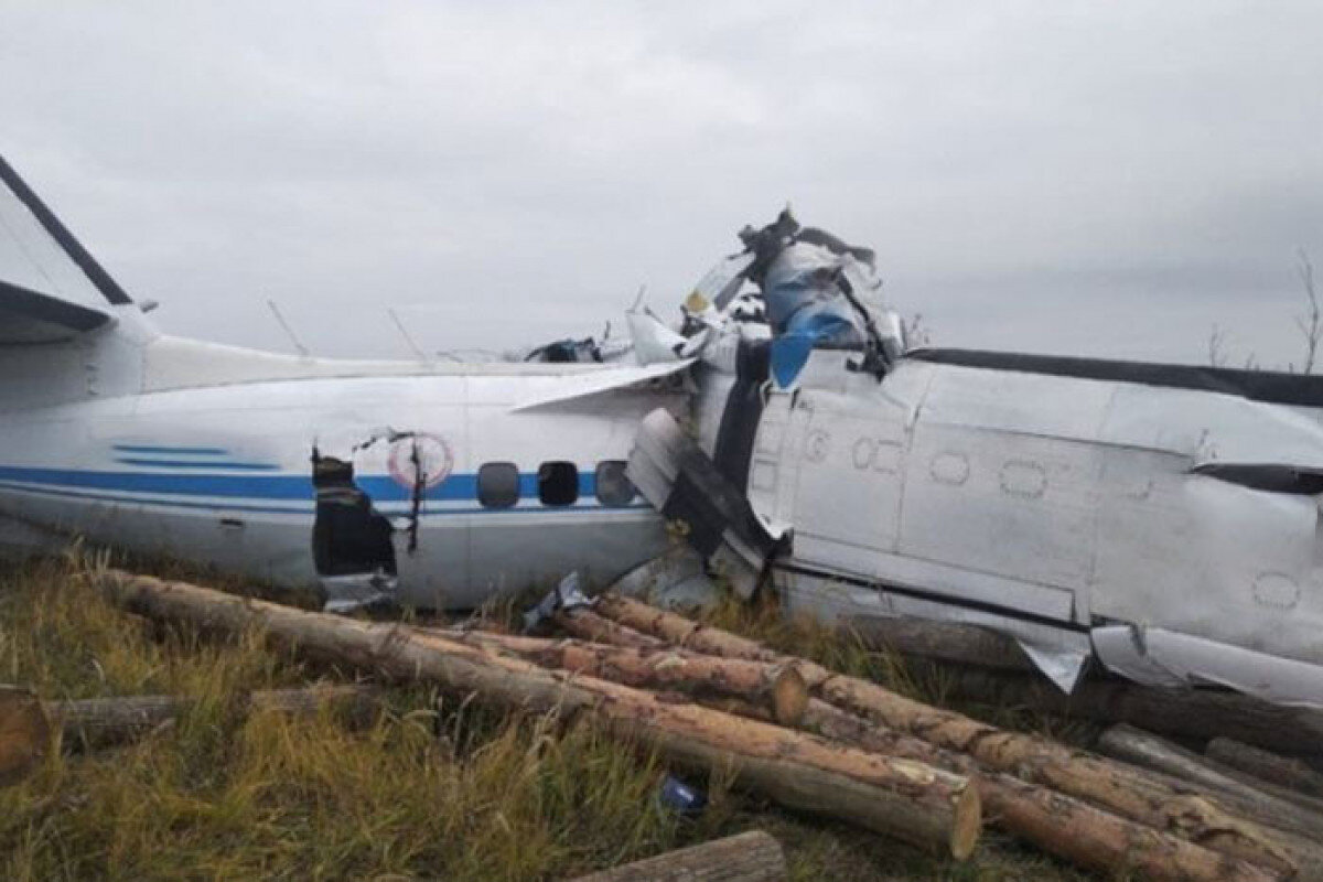 Sukhoi SuperJet crashes near Moscow with crew on board