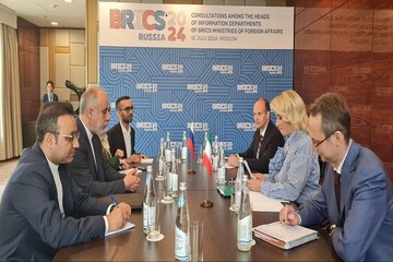 Iran, Russia senior diplomats discuss bilateral relations