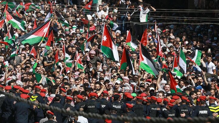 VIDEO: Jordanians hold pro-Palestine rally