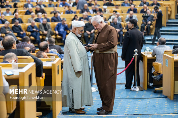 نشست نمایندگان ادوار و دوره دوازدهم مجلس با رئیس جمهور منتخب