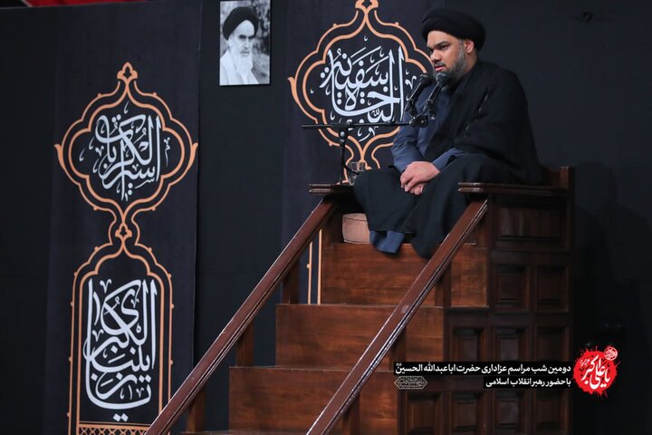 Leader attends Muharram mourning ceremony