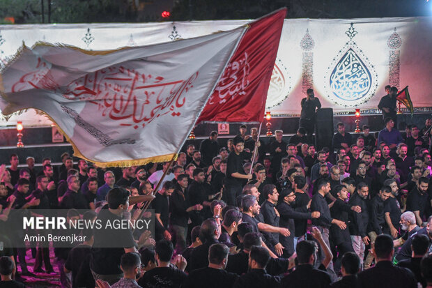 VIDEO: Muharram mourning ceremony at Imam Hussein (AS) shrine