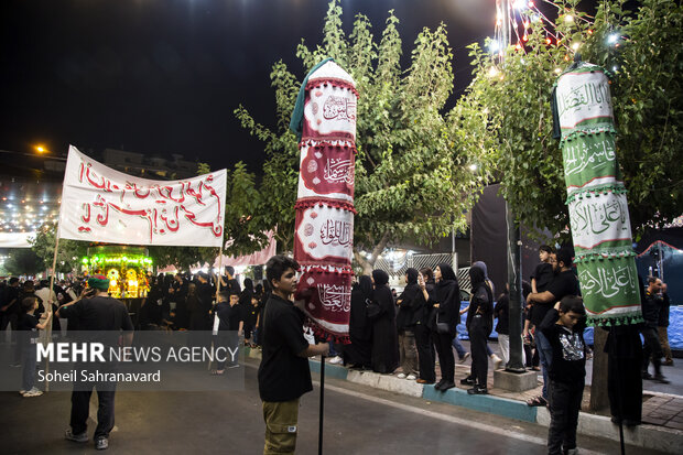 آیین مشعل گردانی در دولت آباد