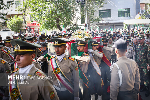 تشییع پیکر شهید گمنام در دانشگاه افسری امام علی (ع) 21