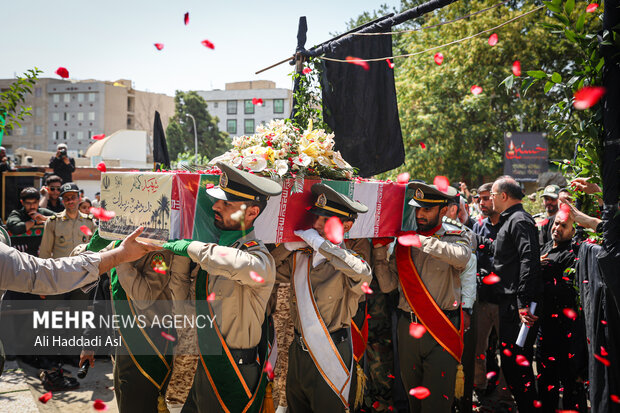 تشییع پیکر شهید گمنام در دانشگاه افسری امام علی (ع) 35