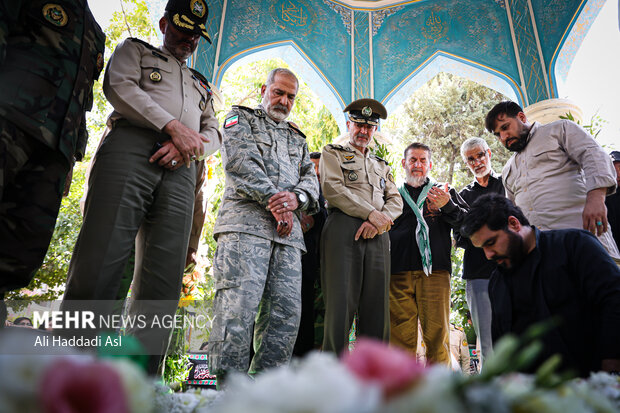 تشییع پیکر شهید گمنام در دانشگاه افسری امام علی(ع)