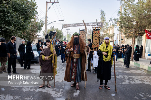 کاروان نمادین امام حسین (ع) در نوش آباد