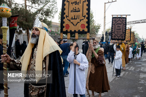 شبه کاروان حسینی عصر روز هشتم محرم در نوش آباد آران و بیدگل