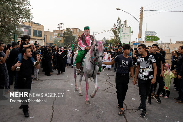 کاروان نمادین امام حسین (ع) در نوش آباد