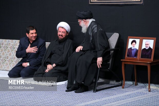 Leader attends Muharram mourning ceremony