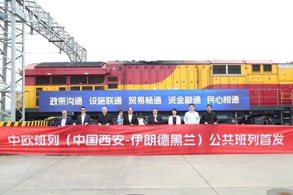 Çin'in transit treni İnceburun sınırından İran'a geliyor