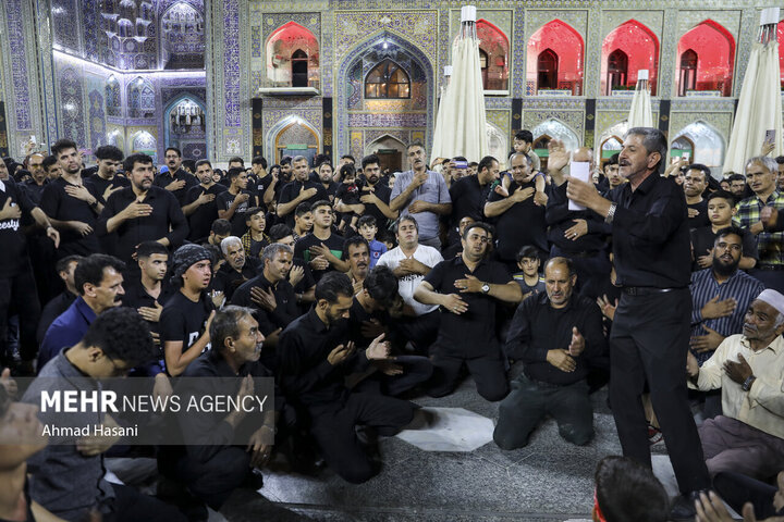 حرم مطهر رضوی در تاسوعا غرق در ماتم و عزا شد
