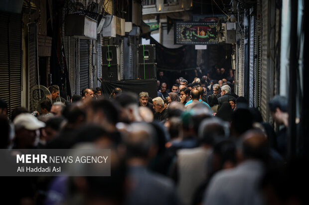 مراسم عزاداری تاسوعای حسینی(ع) در بازار تهران