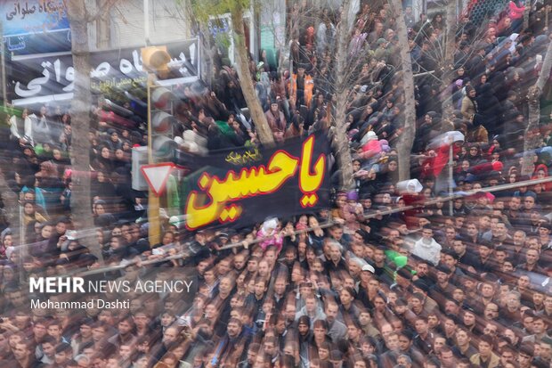 اجتماع بزرگ عزاداران حسینی در میدان عالی قاپوی اردبیل