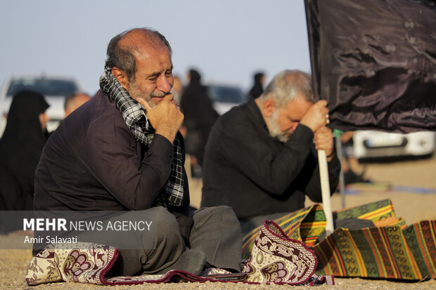 پا به پای کاروان امام حسین(ع)؛ سوگواری محرم در بیابانهای خوریان سمنان پا به پای کاروان امام حسین(ع)؛ سوگواری محرم در بیابانهای خوریان سمنان