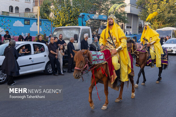 کاروان نمادین امام حسین‌(ع) در روز تاسوعا