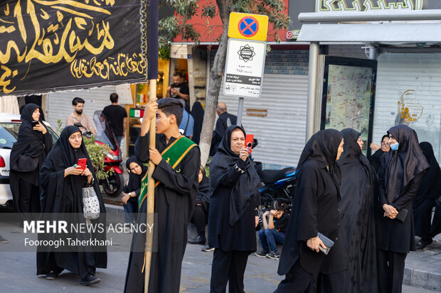 کاروان نمادین امام حسین‌(ع) در روز تاسوعا