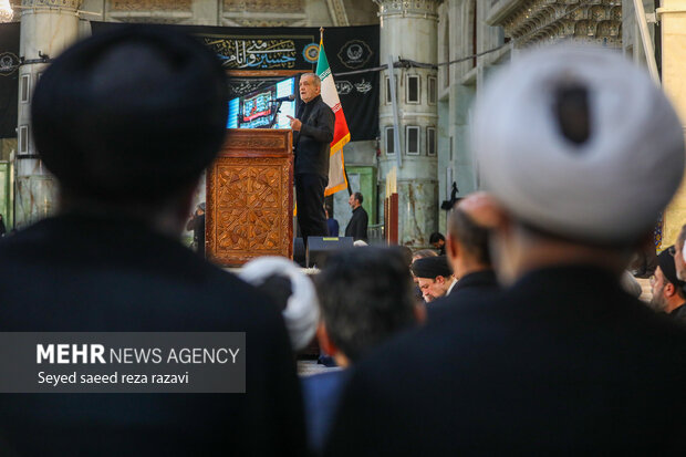 Tasu'a night at Imam Khomeini mausoleum