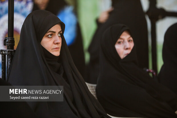 Tasu'a night at Imam Khomeini mausoleum