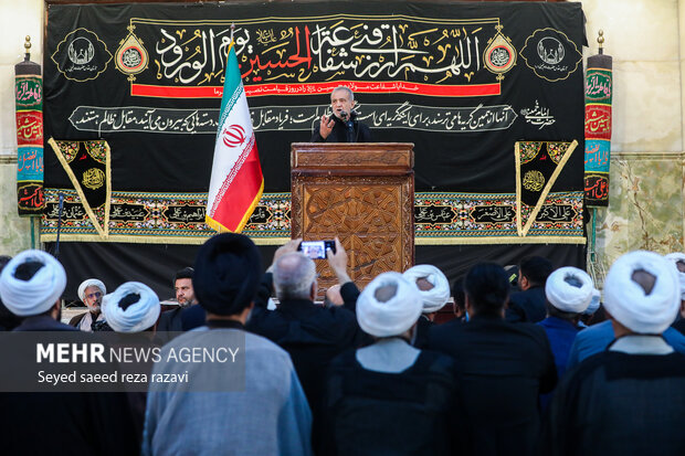 Tasu'a night at Imam Khomeini mausoleum