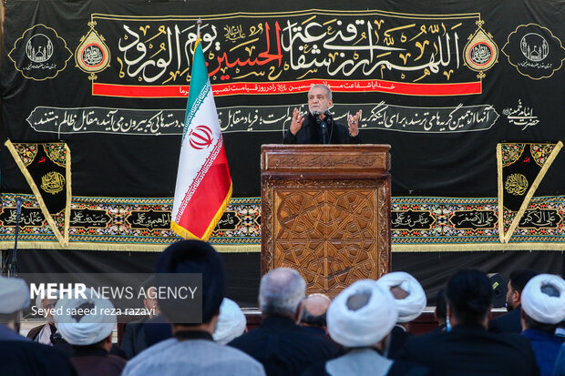 Tasu'a night at Imam Khomeini mausoleum