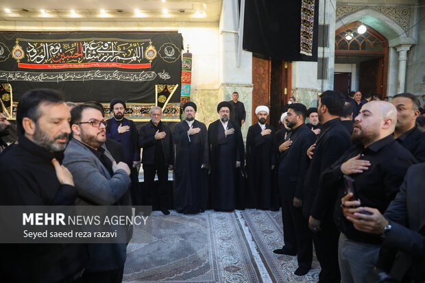 Tasu'a night at Imam Khomeini mausoleum