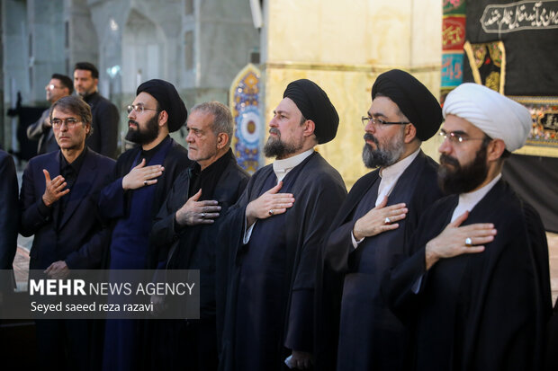 Tasu'a night at Imam Khomeini mausoleum