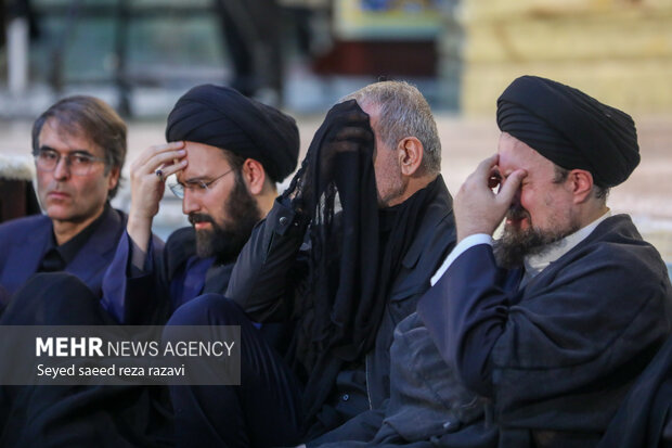 Tasu'a night at Imam Khomeini mausoleum