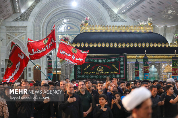 Tasu'a night at Imam Khomeini mausoleum