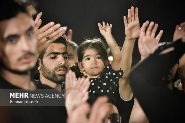 Iranians marking Hazrat Abbas martyrdom on Tasu'a