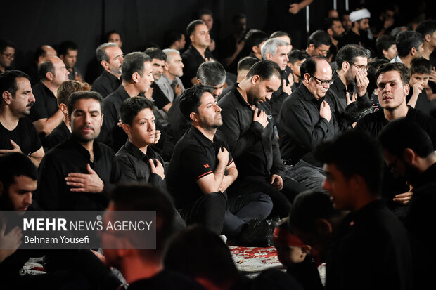 Iranians marking Hazrat Abbas martyrdom on Tasu'a