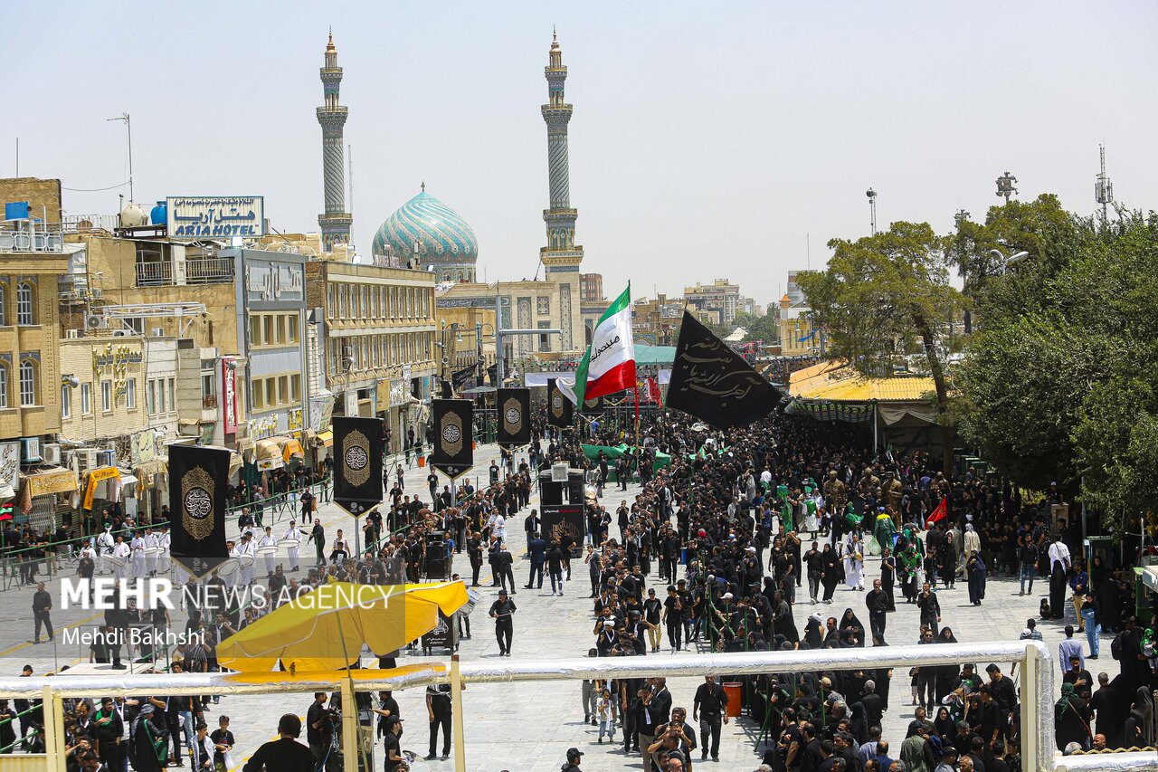 قم سوگوار ماه منیر بنی هاشم(ع)/ حرکت دسته های عزا به سمت حرم مطهر