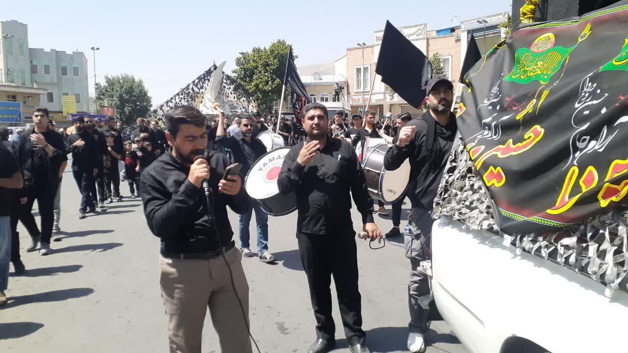 دسته روی عزاداری روز تاسوعا در سنندج برگزار شد