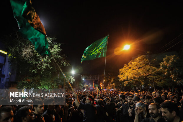 دسته عزاداری هیئت فاطمیون زنجان در شب عاشورا