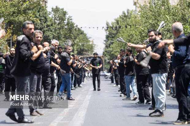 عزاداری ظهر عاشورای حسینی در تهران